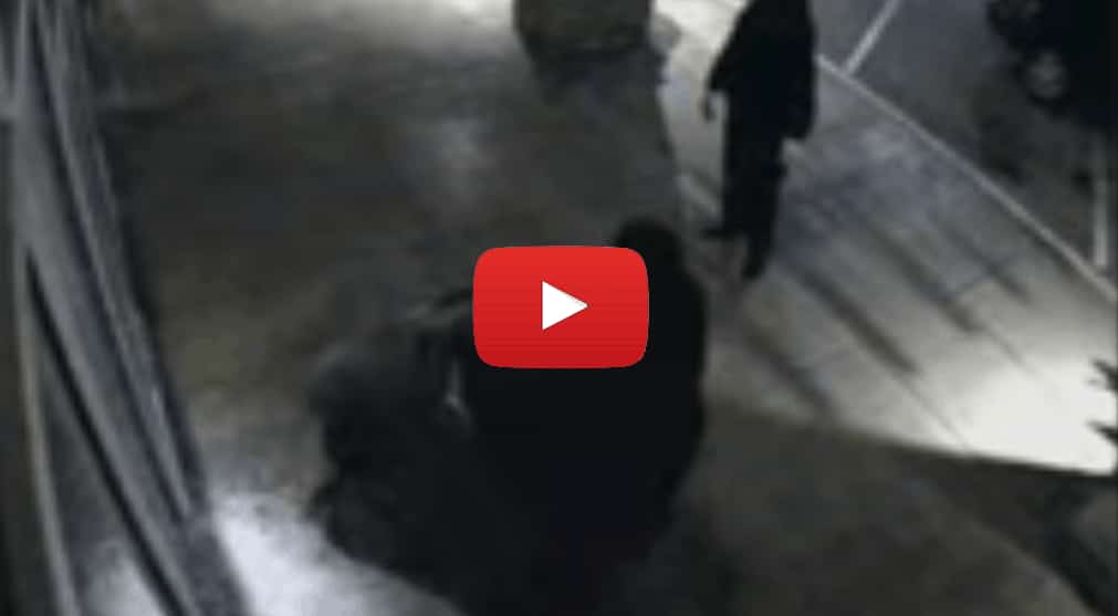 Video of Burglars trying to break into a store covered in 3M security film